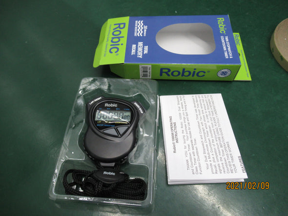 What's in the Box? Your Robic 1000W Stopwatch in Black  comes with the Stopwatch,  Nylon Lanyard with Adjustable keeper, long life battery, clear, easy to follow Instruction Booklet and one year factory warranty.